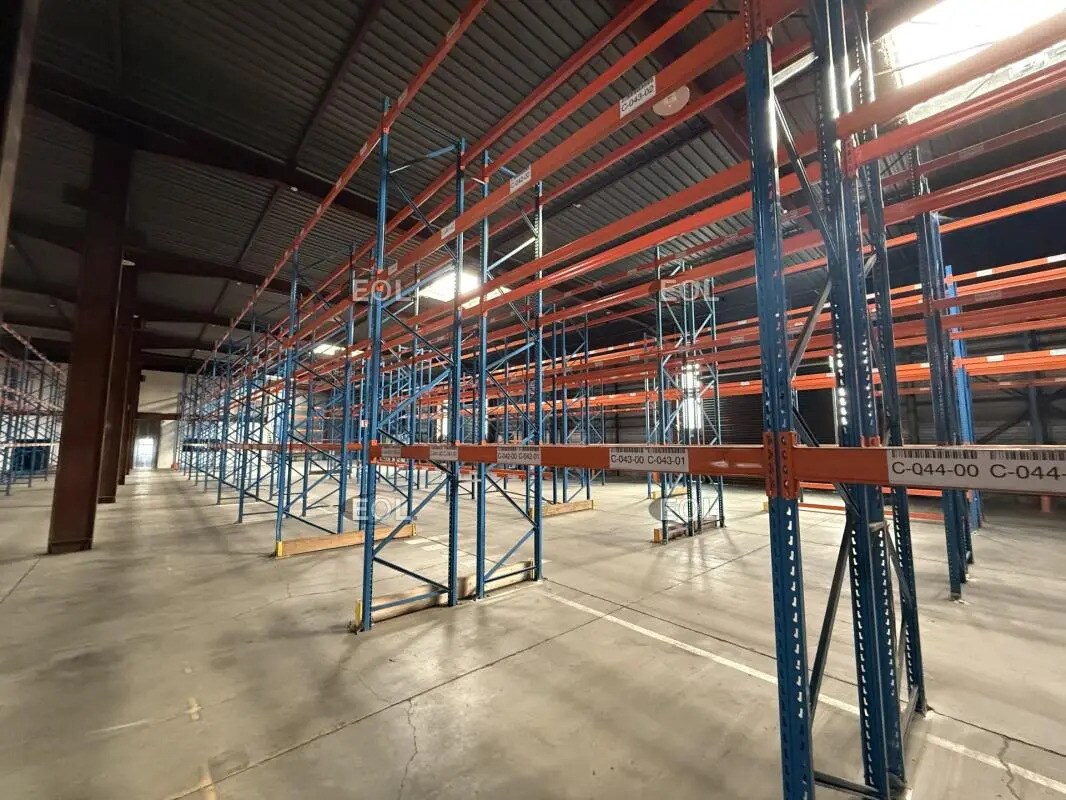 Industriel/Logistique dans Émerainville à louer Photo de l’immeuble– Image 1 sur 13