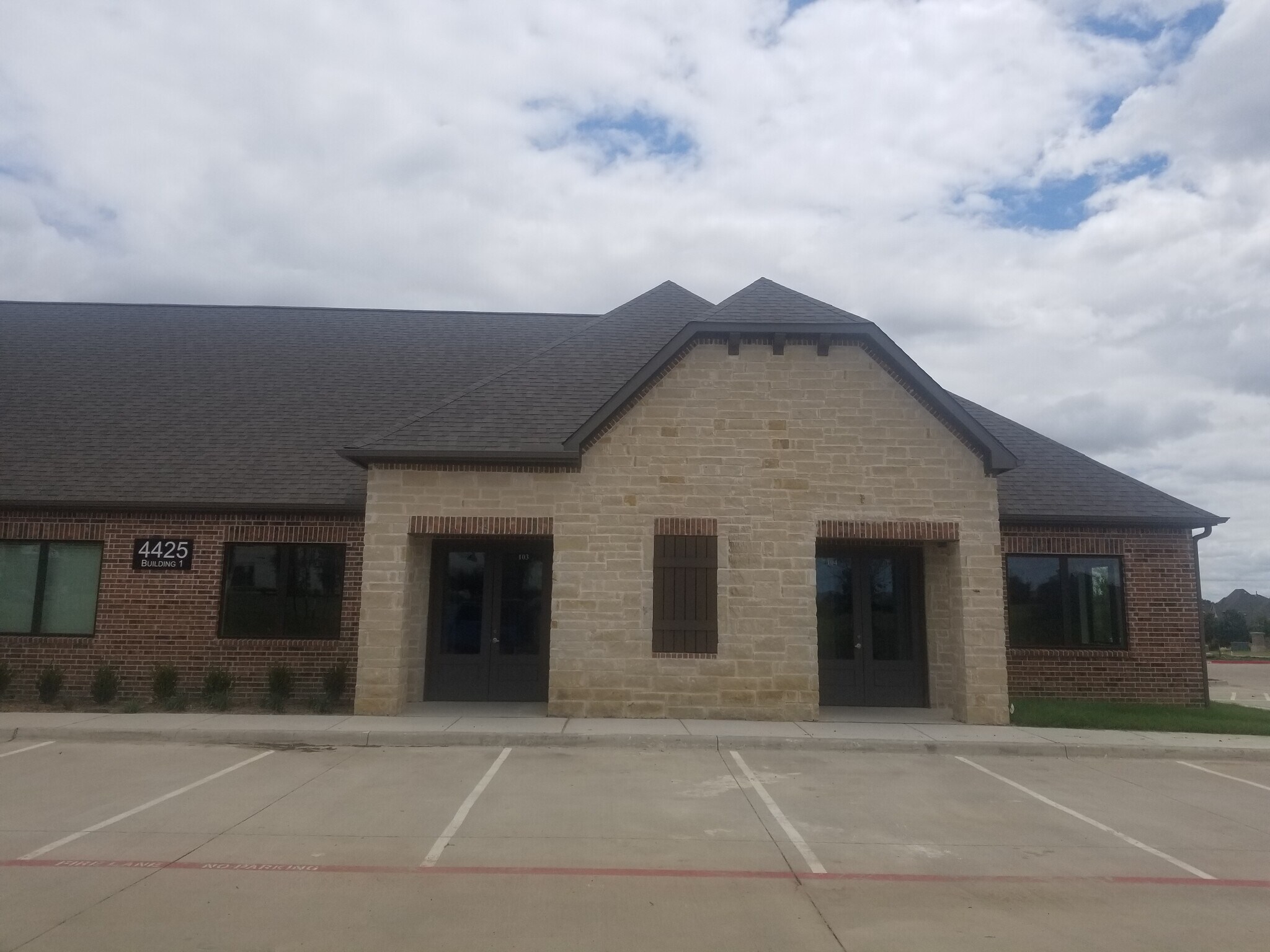 4425 Plano Pkwy, Carrollton, TX à louer Photo de l’immeuble– Image 1 sur 10