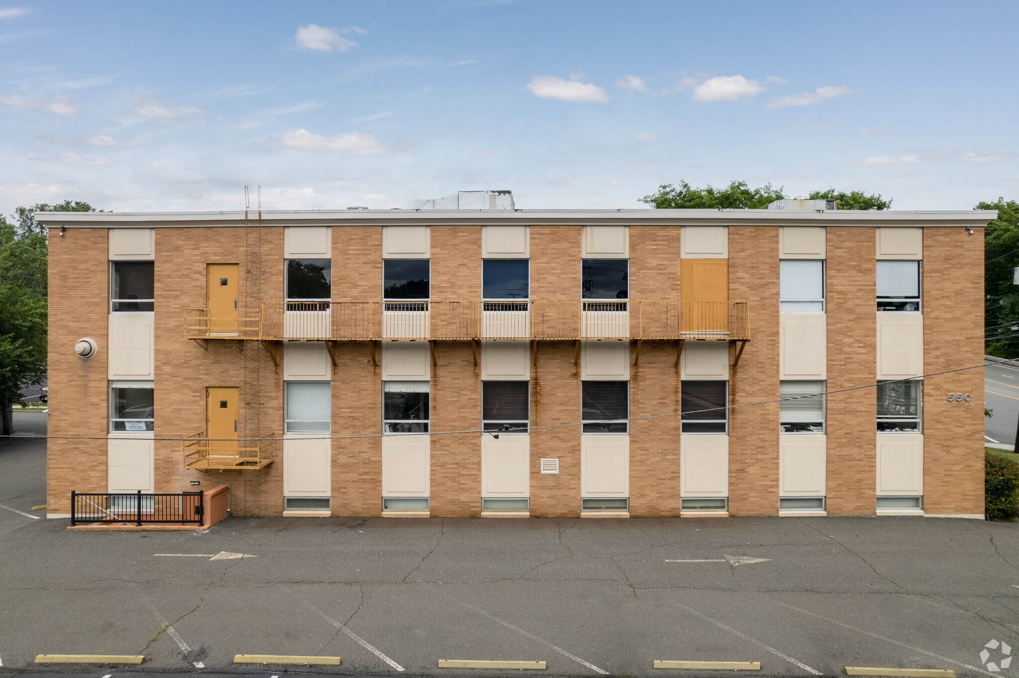 550 Sylvan Ave, Englewood Cliffs, NJ à louer Photo de l’immeuble– Image 1 sur 19