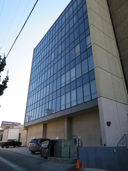 8055 W Manchester Ave, Playa del Rey, CA à louer - Photo de l’immeuble – Image 2 sur 11