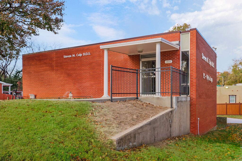 1854 Minnesota Ave, Kansas City, KS à vendre Photo de l’immeuble– Image 1 sur 43
