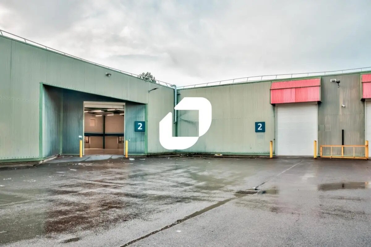 Local d’activités dans Saint-Thibault-des-Vignes à louer Photo de l’immeuble– Image 1 sur 18