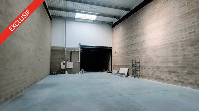 Plus de détails pour Bureau, Industriel/Logistique à louer