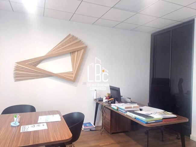 Plus de détails pour Quai Hoche, Nantes - Bureau à louer
