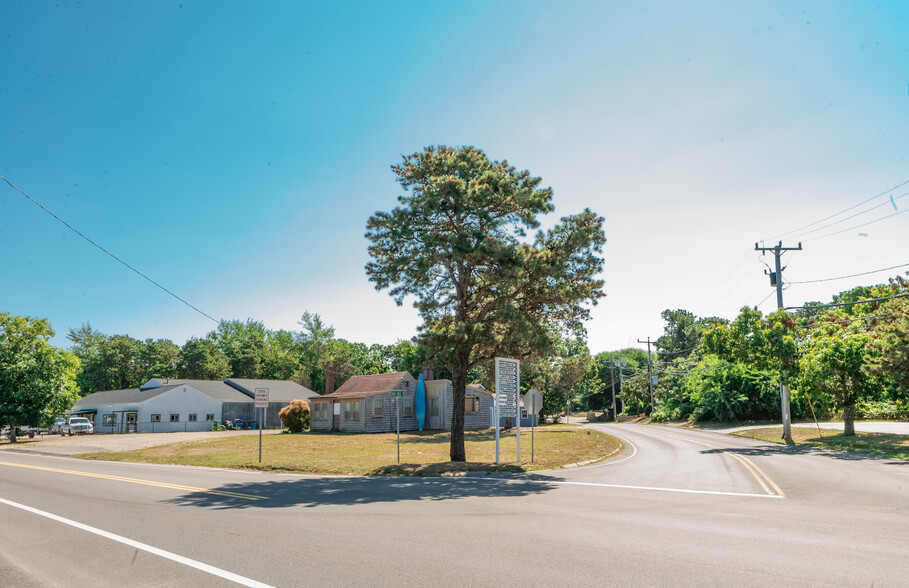 71 Main St, Dennis Port, MA à vendre - Photo de l’immeuble – Image 1 sur 8
