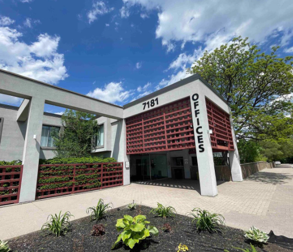 7181 Woodbine Ave, Markham, ON à louer Photo de l’immeuble– Image 1 sur 6
