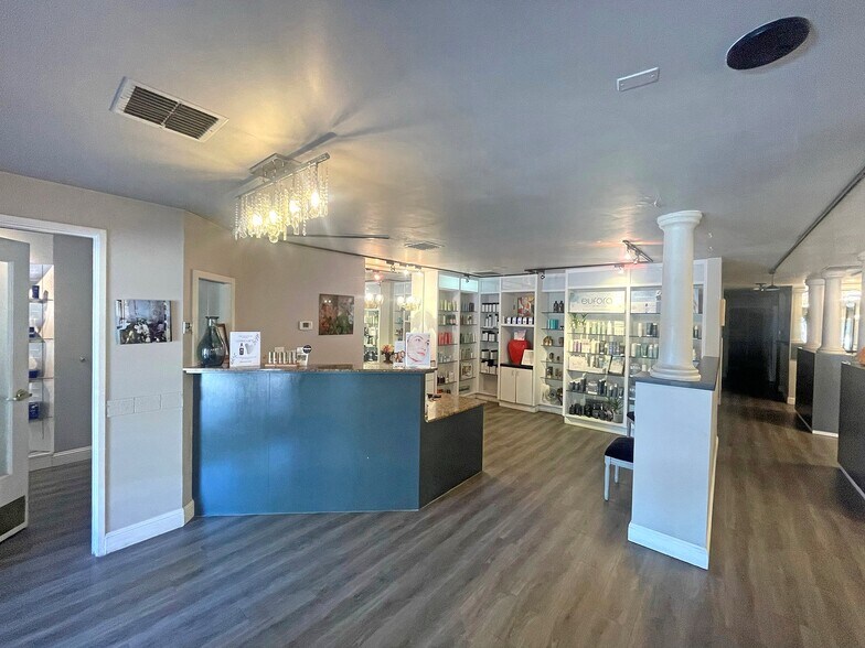 3175 Riverside Blvd, Sacramento, CA à vendre - Photo de l’immeuble – Image 3 sur 5
