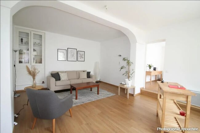 Plus de détails pour Local d'activités à louer