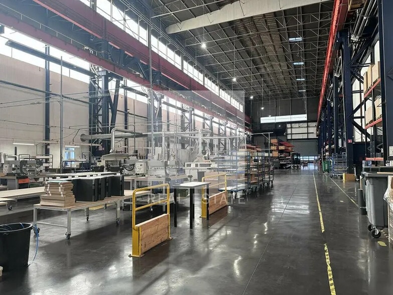 Industriel/Logistique dans Grenoble à louer - Photo intérieure – Image 2 sur 12