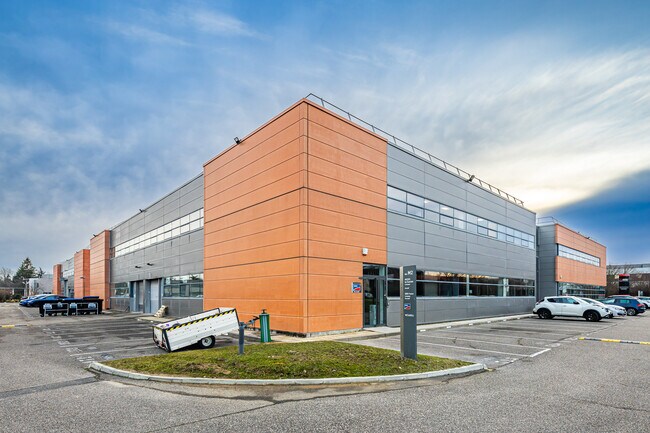 Plus de détails pour Local d'activités à louer