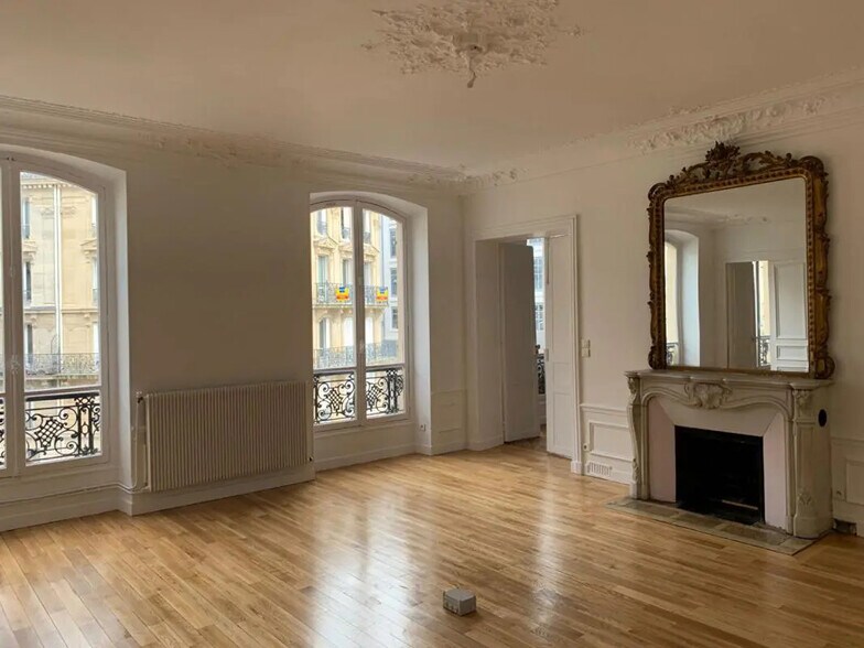 Bureau dans Paris à louer - Photo de l’immeuble – Image 1 sur 12