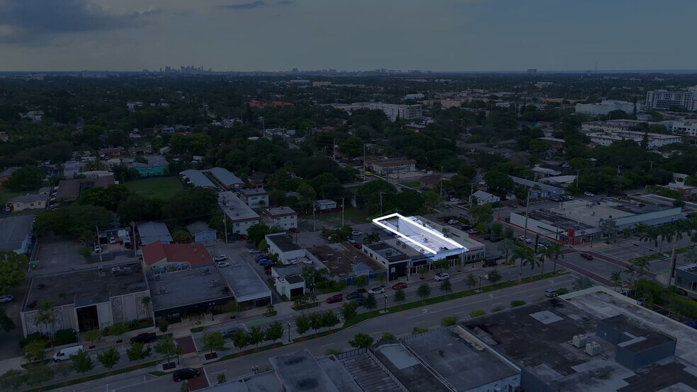 2411-2415 Hollywood Blvd, Hollywood, FL à louer - Vidéo sur l’annonce professionnelle – Image 2 sur 23