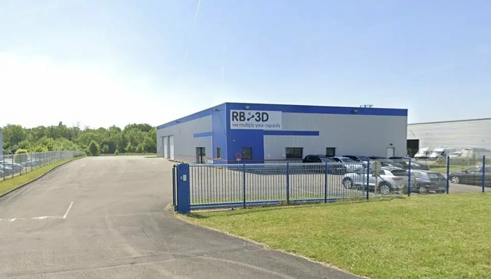 Local d’activités dans Monéteau à louer - Photo de l’immeuble – Image 1 sur 3