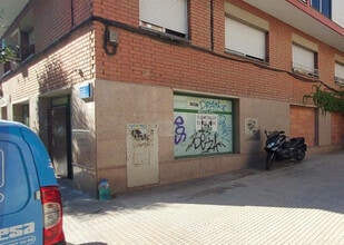 Local commercial dans Cornellà de Llobregat, Barcelona à louer Photo de l’immeuble– Image 2 sur 4