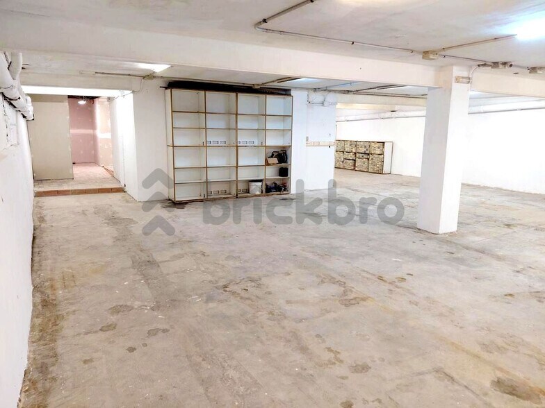 Local commercial dans Esplugues de Llobregat, Barcelona à louer - Photo de l’immeuble – Image 1 sur 4