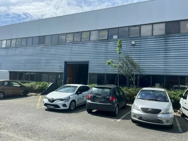 Local d’activités dans Cenon à louer - Photo de l’immeuble – Image 1 sur 9