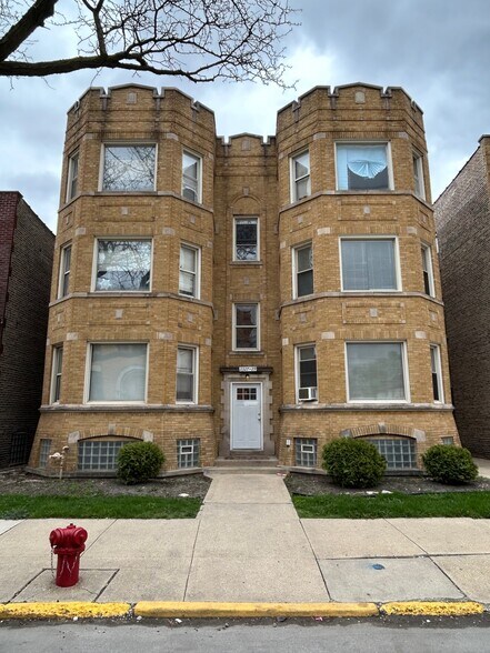 11327 S King Dr, Chicago, IL à vendre - Photo principale – Image 1 sur 7
