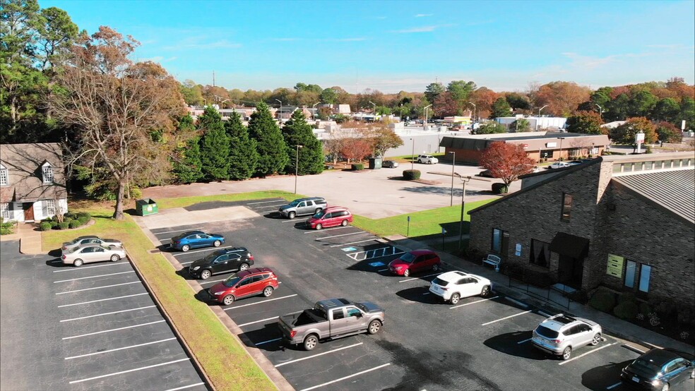 755 Thimble Shoals Blvd, Newport News, VA à louer - Vidéo sur l’annonce professionnelle – Image 2 sur 10