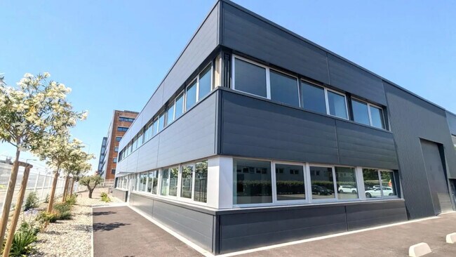 Plus de détails pour Industriel/Logistique à louer