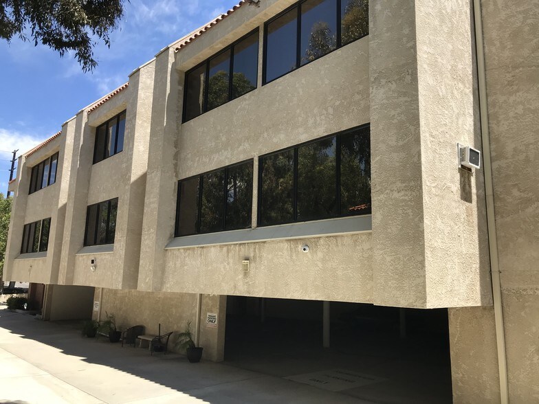28030 Dorothy Dr, Agoura Hills, CA à louer - Photo de l’immeuble – Image 2 sur 10