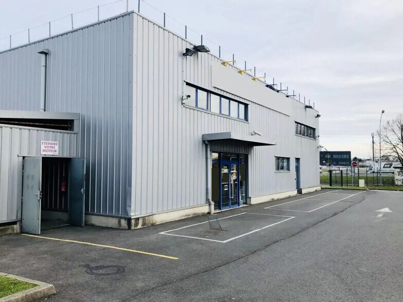 Local d’activités dans Mitry-Mory à louer - Photo de l’immeuble – Image 2 sur 12