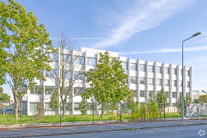 6 Rue Du Danemark, Carquefou à louer - Photo de l’immeuble – Image 2 sur 41