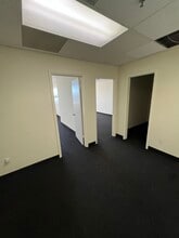 915 Middle River Dr, Fort Lauderdale, FL à louer Photo de l’immeuble– Image 1 sur 4
