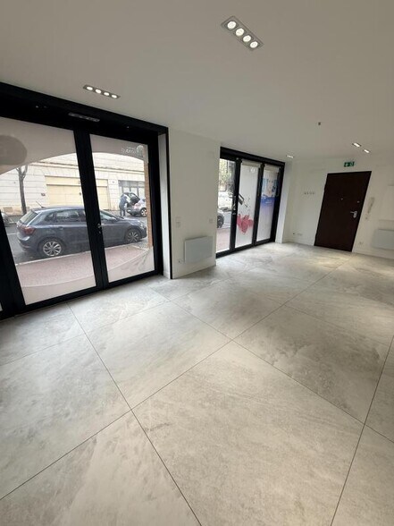 Local commercial dans Issy-les-Moulineaux à vendre - Photo intérieure – Image 1 sur 6