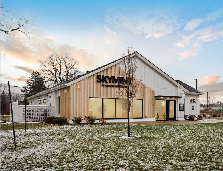 3630 Gull Rd, Kalamazoo, MI à vendre - Photo de l’immeuble – Image 1 sur 6