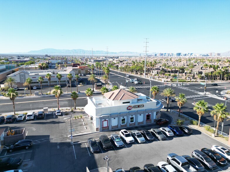 7715 S Rainbow Blvd, Las Vegas, NV à louer - Photo de l’immeuble – Image 2 sur 8