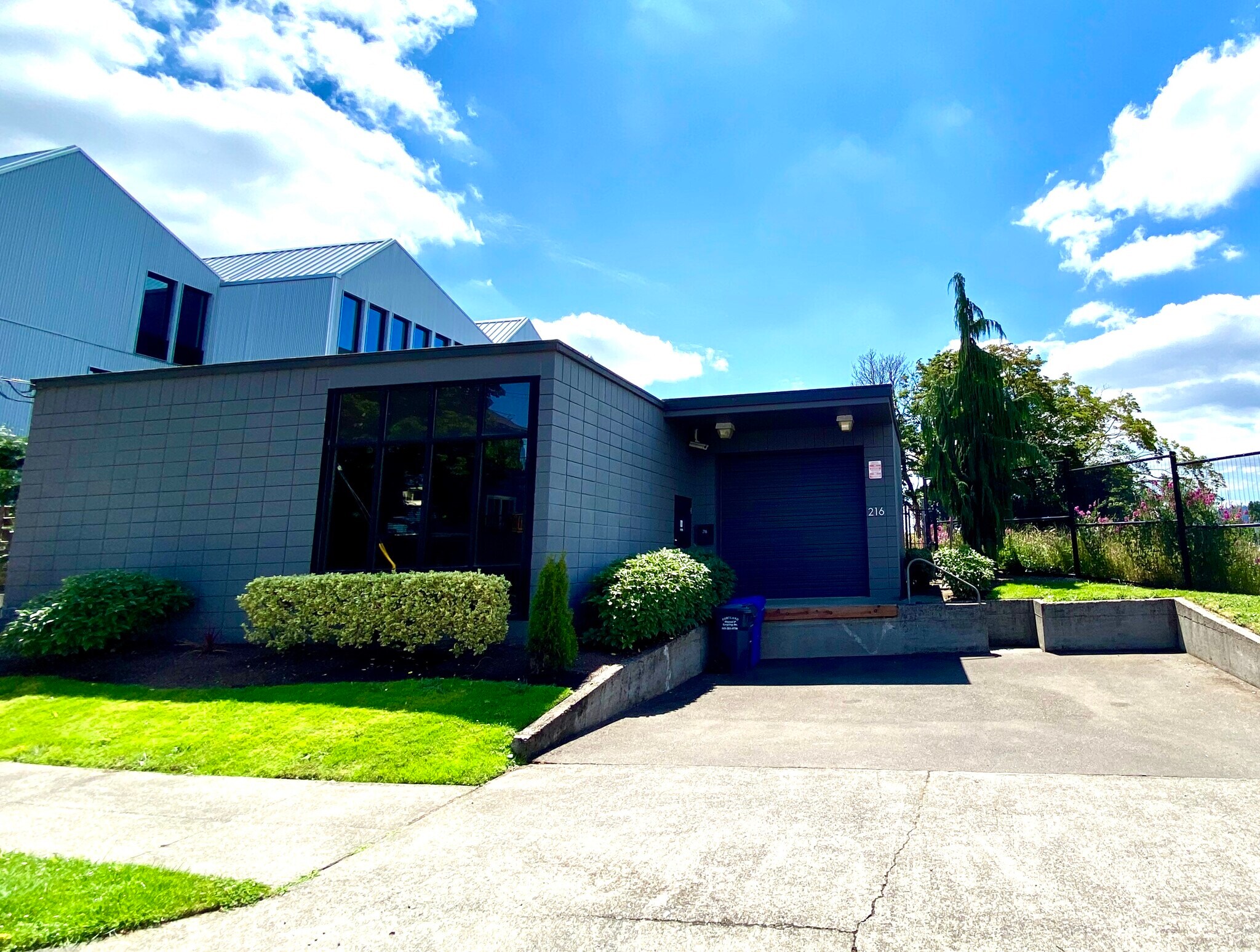 216 N Tillamook St, Portland, OR à louer Photo de l’immeuble– Image 1 sur 21