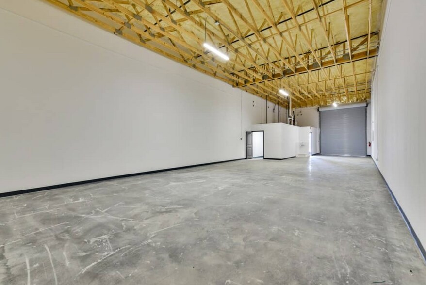 10921 E Crystal Falls Pkwy, Leander, TX à louer - Photo de l’immeuble – Image 3 sur 9