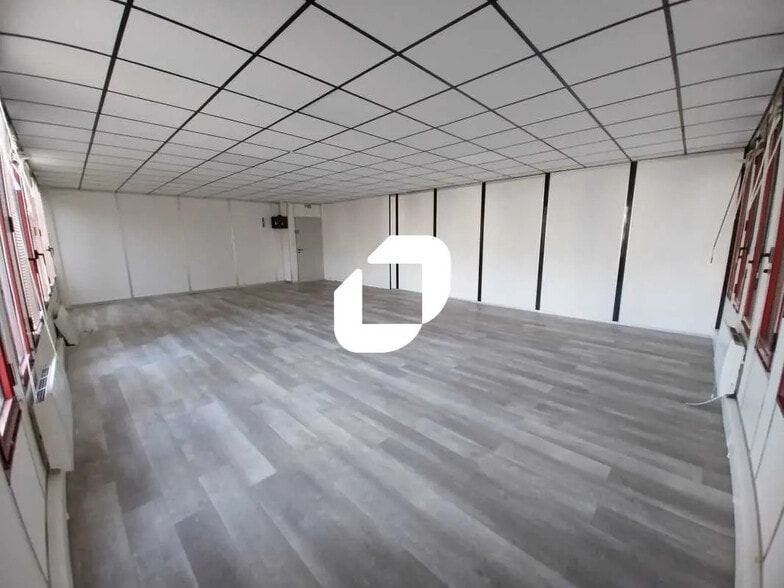 Bureau dans Les Ulis à vendre - Photo de l’immeuble – Image 3 sur 14