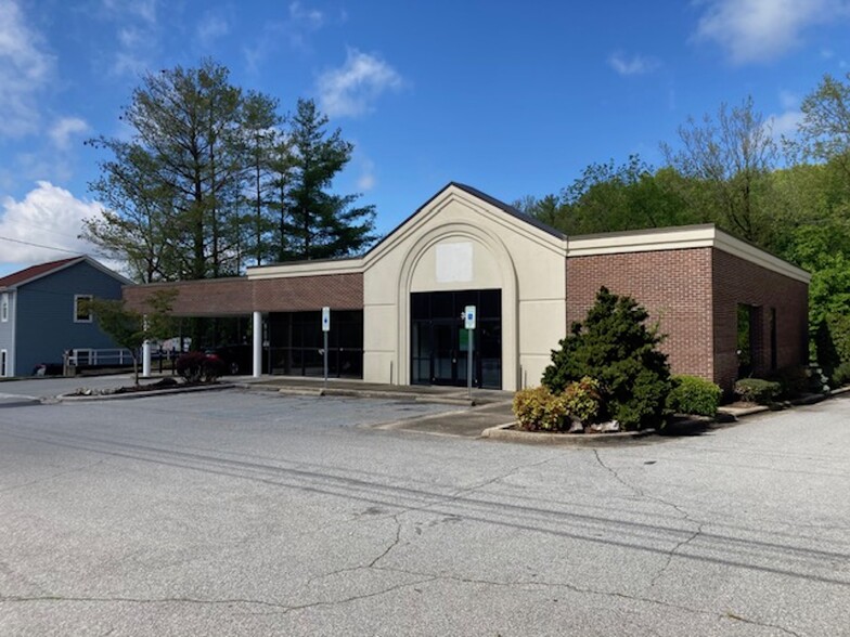 3811 Hendersonville Rd, Fletcher, NC à louer - Photo de l’immeuble – Image 2 sur 4