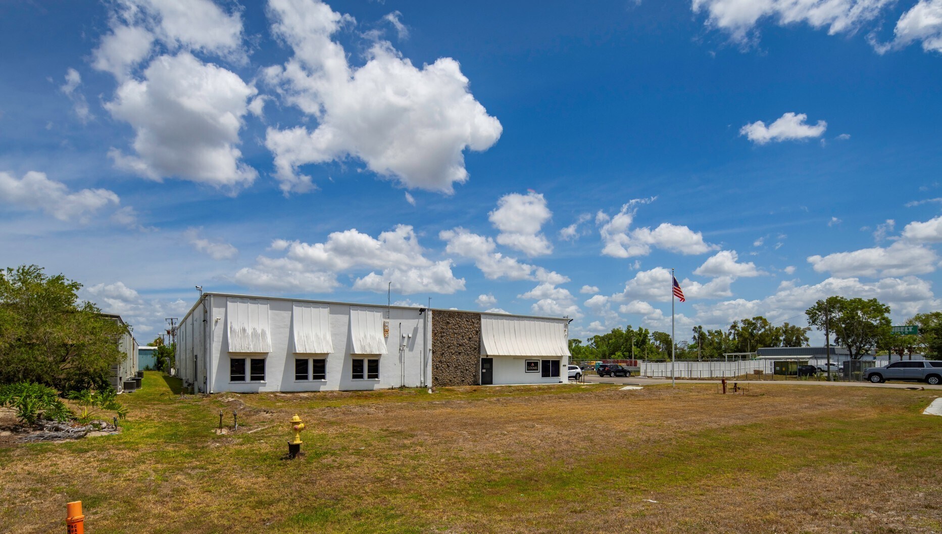 2485 N Airport Rd, Fort Myers, FL à vendre Photo principale– Image 1 sur 7