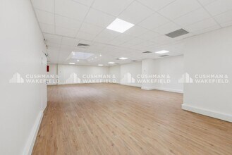 32 Rue De La Bienfaisance, Paris à louer Photo intérieure– Image 2 sur 11