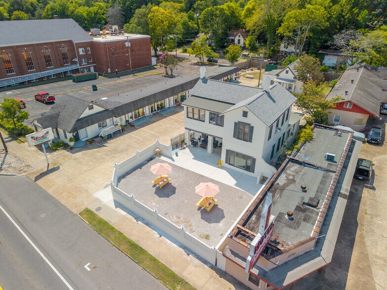 741 Park Ave, Hot Springs, AR à vendre - Photo de l’immeuble – Image 1 sur 106