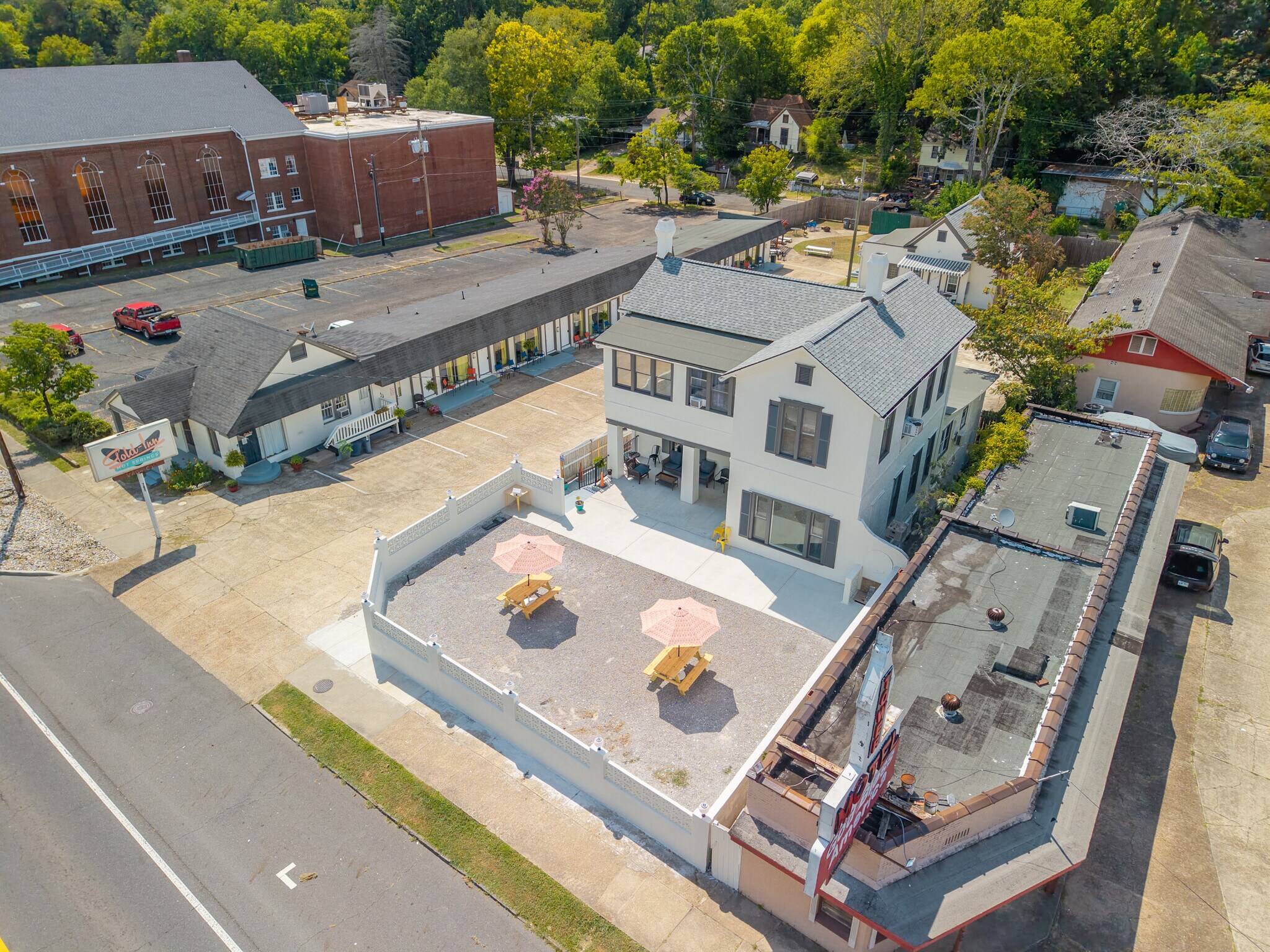 741 Park Ave, Hot Springs, AR à vendre Photo de l’immeuble– Image 1 sur 107