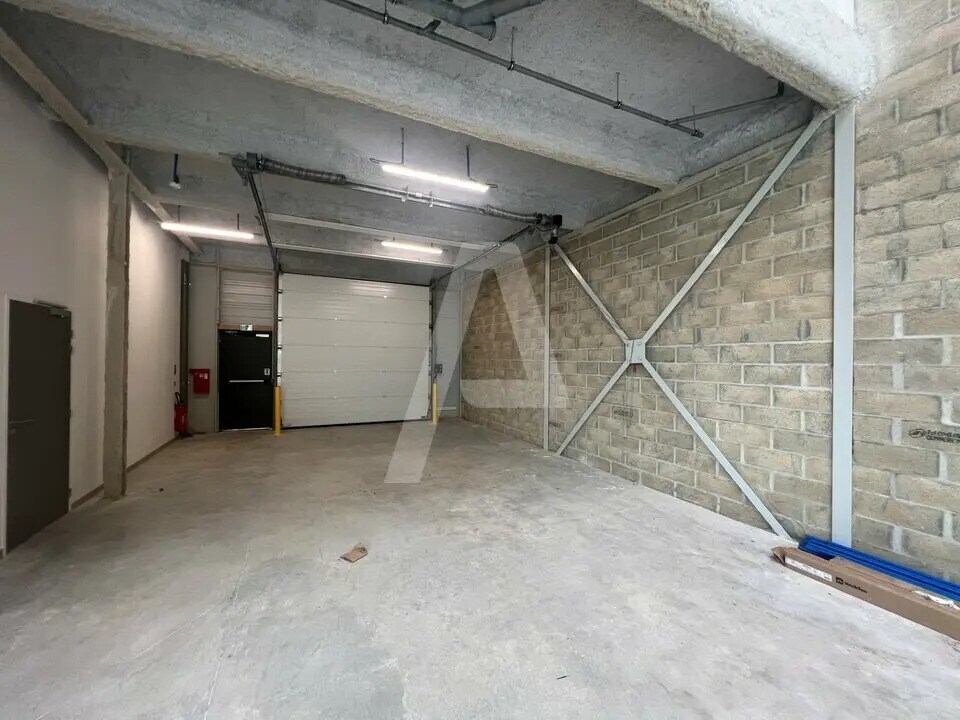 Local d’activités dans Coupvray à louer Photo de l’immeuble– Image 1 sur 5