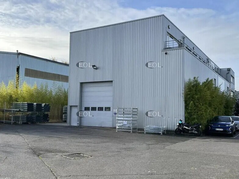 Local d’activités dans Nanterre à louer - Photo de l’immeuble – Image 1 sur 11