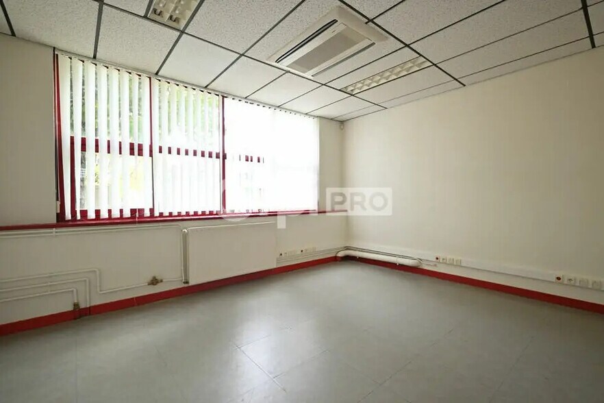 Bureau dans Le Creusot à louer - Photo de l’immeuble – Image 3 sur 14