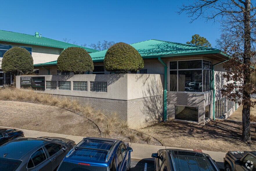10310 W Markham St, Little Rock, AR à vendre - Photo principale – Image 1 sur 14
