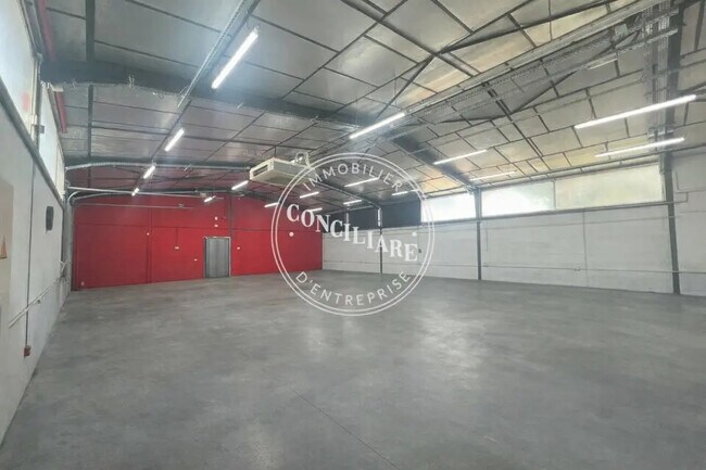 Plus de détails pour Local d’activités à vendre