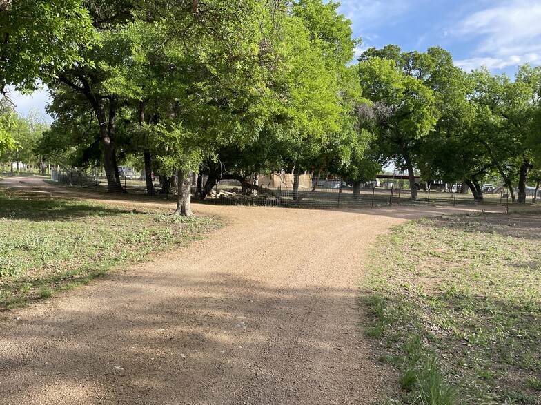 308 Hackberry St, Junction, TX à vendre - Photo de l’immeuble – Image 3 sur 17