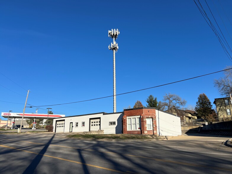 4223-4225 NE Antioch Rd, Kansas City, MO à vendre - Photo principale – Image 1 sur 10