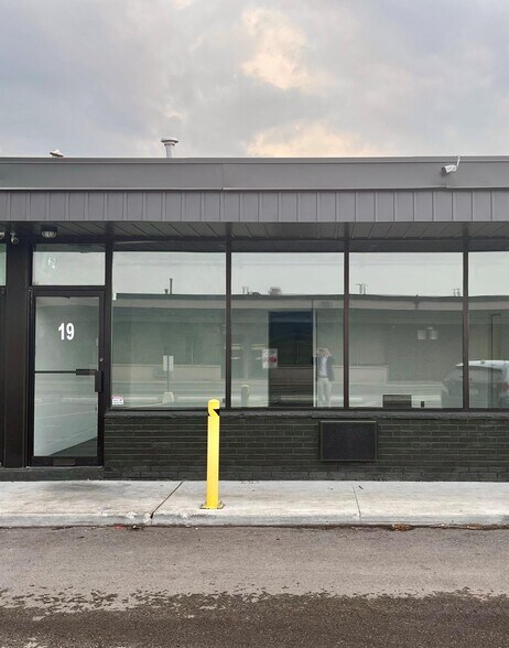 1940 Ellesmere Rd, Toronto, ON à louer - Photo de l’immeuble – Image 2 sur 3
