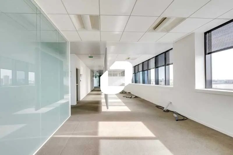 40 Quai Jean Compagnon, Ivry-sur-Seine à louer - Photo de l’immeuble – Image 3 sur 10