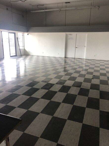 2217 E Main St, Mesa, AZ à louer - Photo de l’immeuble – Image 3 sur 27