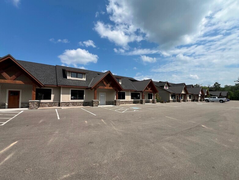 4672 Wilderness Court, Brainerd, MN à louer - Photo de l’immeuble – Image 2 sur 8