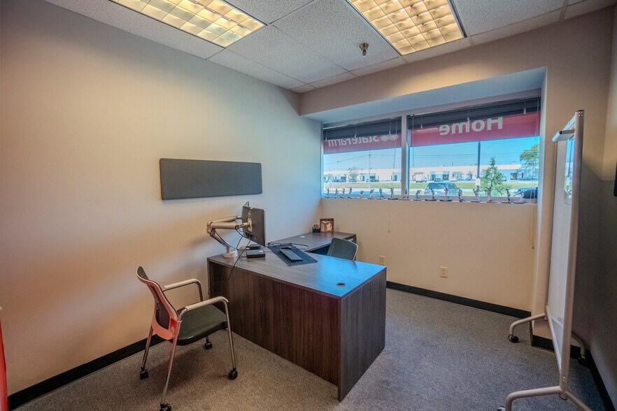 5665 W 79th St, Indianapolis, IN à louer - Photo de l’immeuble – Image 3 sur 6